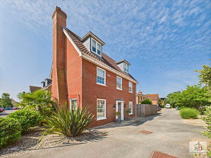 5 Bedroom Town House For Sale In Curtis Way, Grange Farm, Kesgrave, IP5