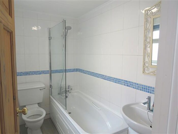 2 Bedroom Cottage To Rent In Western Road, Tring, HP23