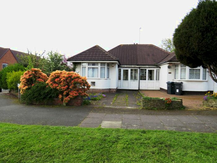 3 Bedroom Bungalow To Rent In Heath Way, Shard End, Birmingham, B34