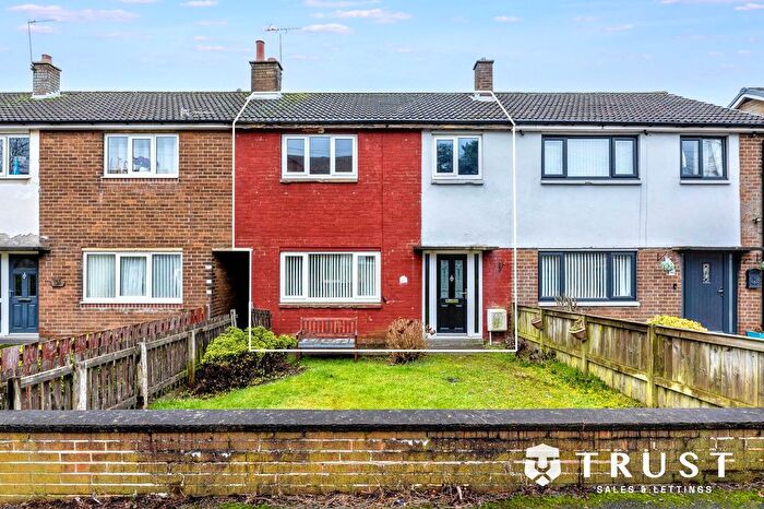 3 Bedroom Terraced House For Sale In Lowood Lane, Birstall, Batley, WF17