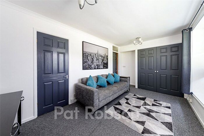 1 Bedroom Flat To Rent In Ebchester Court, Kingston Park, Newcastle Upon Tyne, NE3