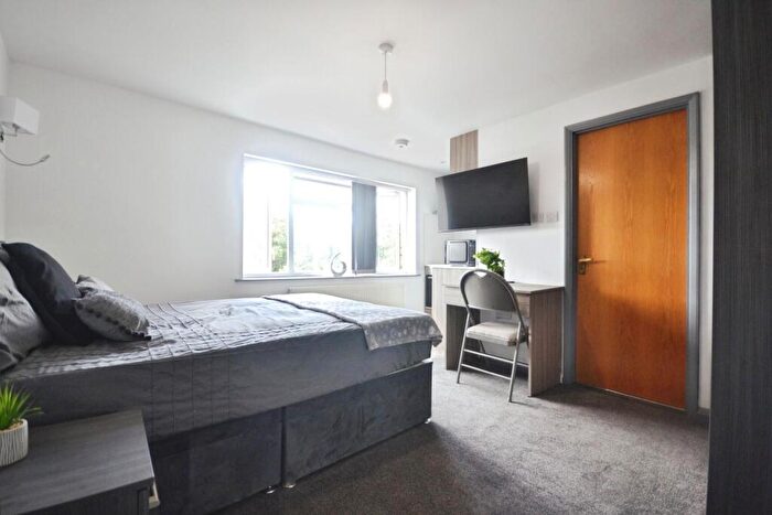 Studio To Rent In London Road, Reading, RG1