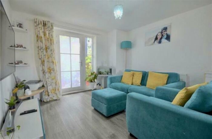 2 Bedroom Apartment To Rent In Webber Street, Horley, RH6