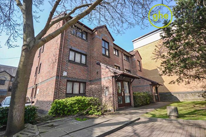 1 Bedroom Flat To Rent In Transom Square, Isle Of Dogs, London, E14