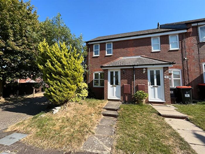 2 Bedroom End Of Terrace House To Rent In Catchacre, Dunstable, LU6