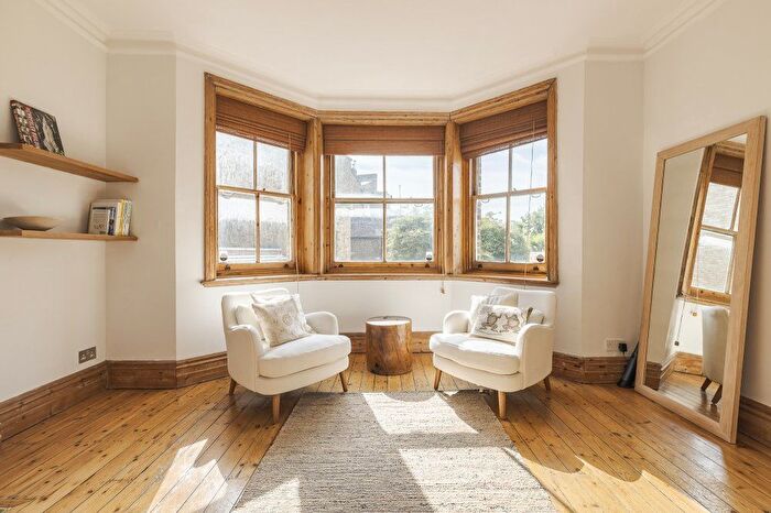 1 Bedroom Flat To Rent In King Edward Mansions, Fulham Road, Hammersmith And Fulham, London, SW6