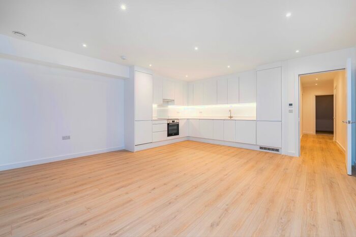 2 Bedroom Flat To Rent In Inglis Road, London, W5