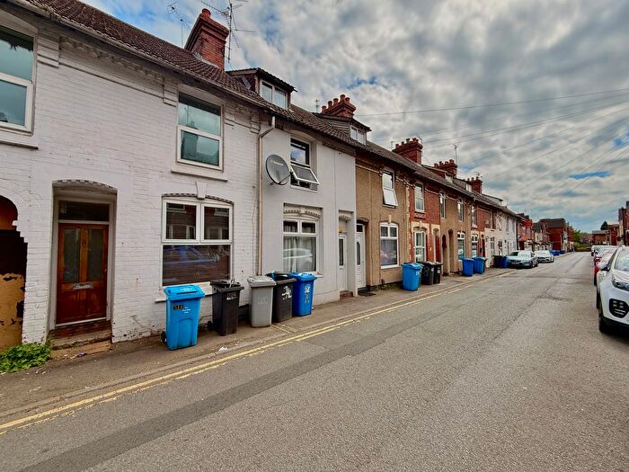 3 Bedroom Property To Rent In Wellington Street, Kettering, NN16