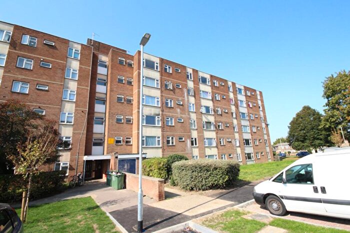 1 Bedroom Flat For Sale In Bittern Way, Letchworth Garden City, SG6