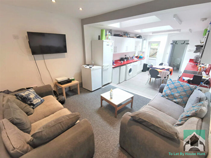 5 Bedroom Terraced House To Rent In Dartmouth Road, Birmingham, B29