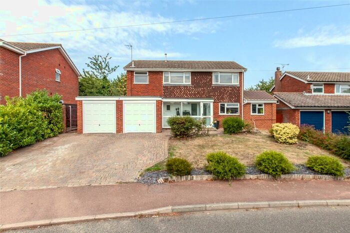 4 Bedroom Detached House For Sale In Longfield Avenue, High Halstow, Kent, ME3