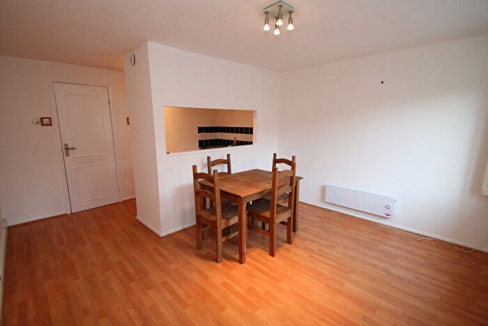 1 Bedroom Flat To Rent In Goosens Close, Sutton, SM1