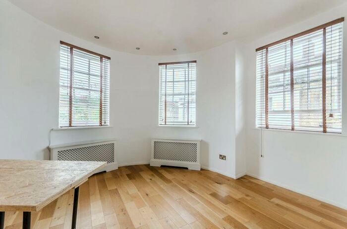 1 Bedroom Flat To Rent In Woodbridge Street, Clerkenwell, London, EC1R