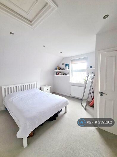 2 Bedroom Flat To Rent In St. Pauls Avenue, London, NW2