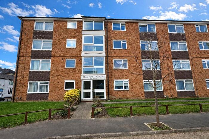 2 Bedroom Flat To Rent In The Limes Avenue, Arnos Grove, N11