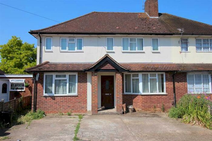 6 Bedroom Semi-Detached House To Rent In Campion Close, Uxbridge, UB8