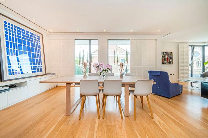 2 Bedroom Flat To Rent In Wycombe Square, Kensington, W8