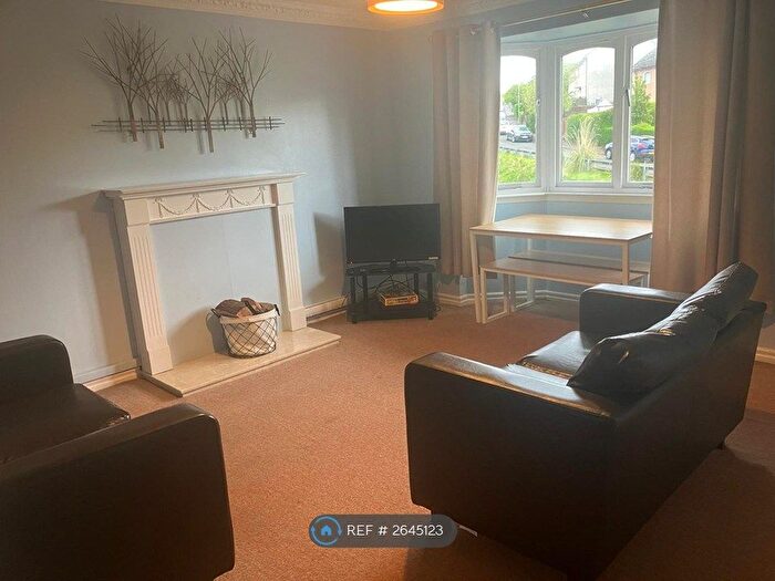2 Bedroom Flat To Rent In Willow Court, Clydebank, G81