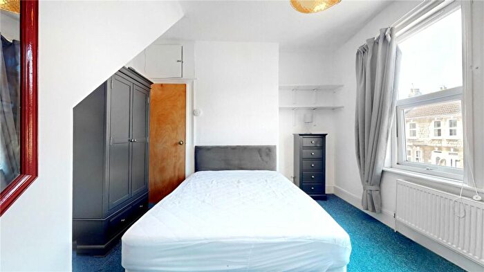 6 Bedroom House To Rent In Third Avenue, BA2