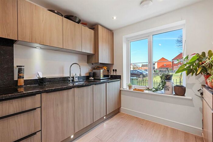 3 Bedroom End Of Terrace House For Sale In Kingfisher Road, Sprowston, NR7