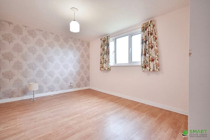3 Bedroom Bungalow For Sale In Topsham Road, Exeter, EX2