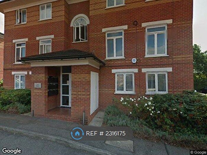 1 Bedroom Flat To Rent In Lion Court, London, NW4