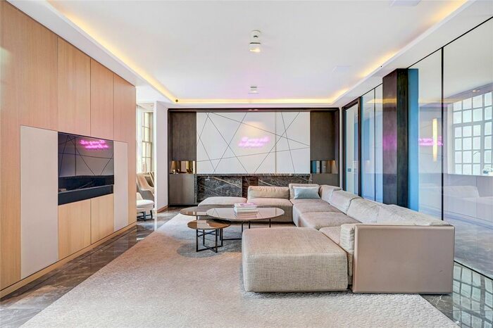 3 Bedroom Flat To Rent In Grosvenor Square, Mayfair, W1K