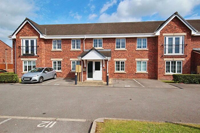 2 Bedroom Flat To Rent In Moat Way, Brayton, Selby, YO8