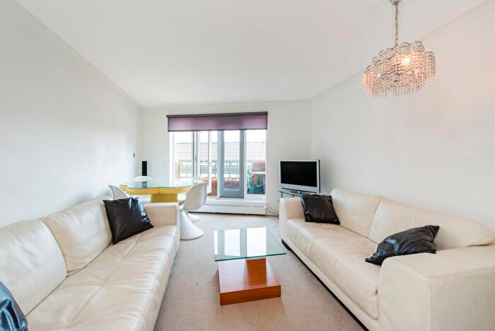 2 Bedroom Maisonette To Rent In Broadley Terrace, London, NW1
