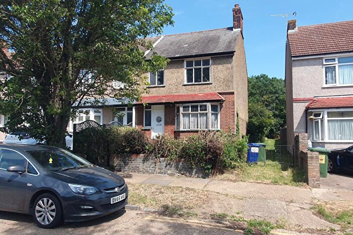 End Of Terrace House For Sale In Rookery View, Grays, Essex, RM17