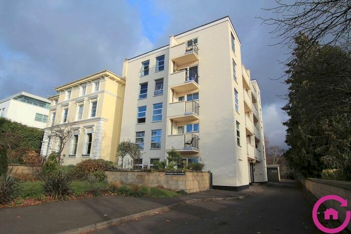2 Bedroom Flat To Rent In St. Arvans Court, Evesham Road, Cheltenham, GL52