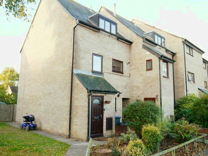 3 Bedroom Maisonette To Rent In Lark Rise, Martlesham Heath, Ipswich, Suffolk, IP5