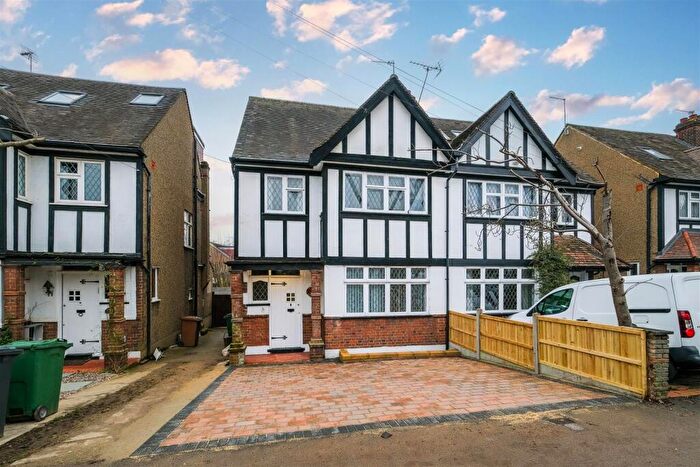 3 Bedroom Semi-Detached House To Rent In Woodberry Way, Chingford, London, E4