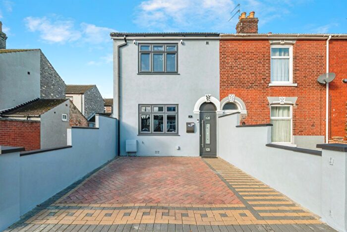 3 Bedroom End Terrace House For Sale In Churchill Road, Great Yarmouth, NR30