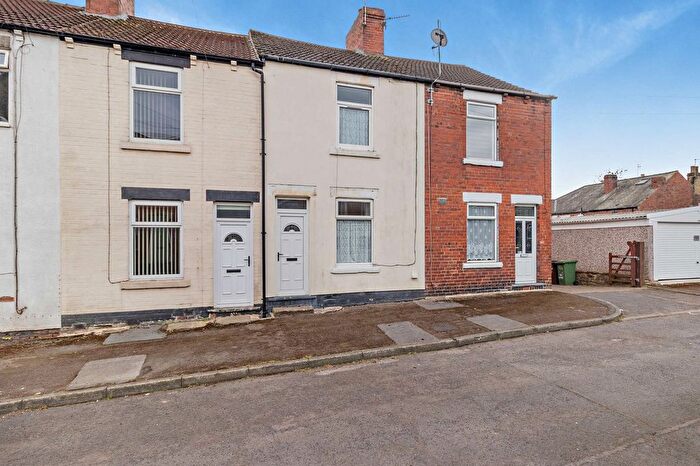 2 Bedroom Terraced House For Sale In New Street, South Hiendley, Barnsley, S72
