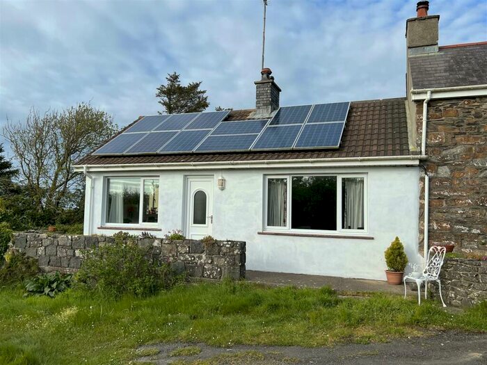 2 Bedroom Semi-Detached Bungalow For Sale In Kiteswell, Berea, St Davids, SA62