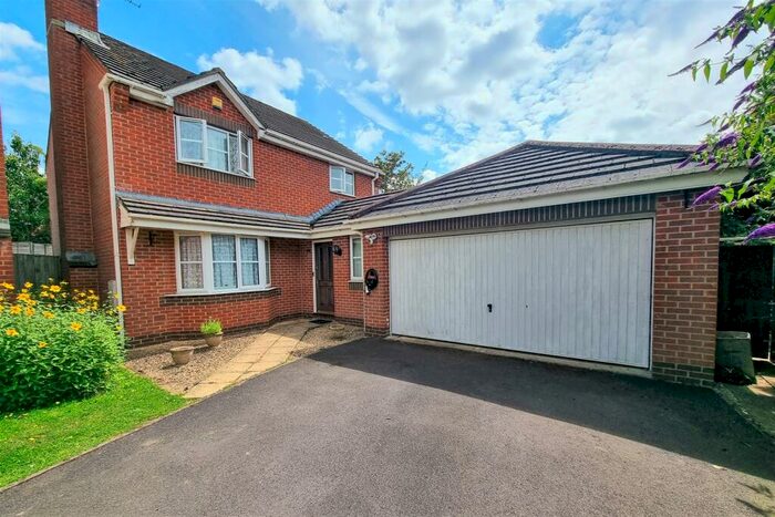 4 Bedroom Detached House To Rent In Knightwood Park, SO53