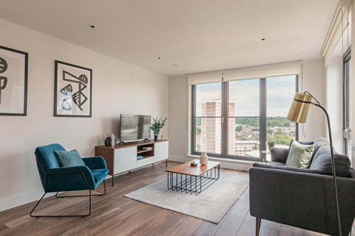 2 Bedroom Apartment To Rent In Collier Point, London, SE8