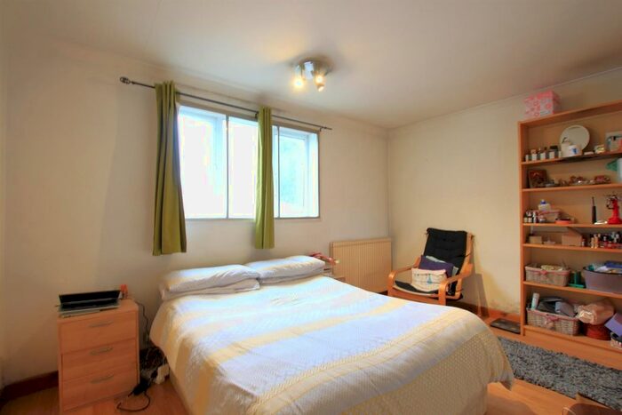 2 Bedroom Flat To Rent In The Firs, Alexandra Road, Hounslow, TW3