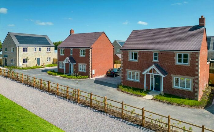 4 Bedroom Detached House For Sale In Honey Glade, Chapmanslade, BA13