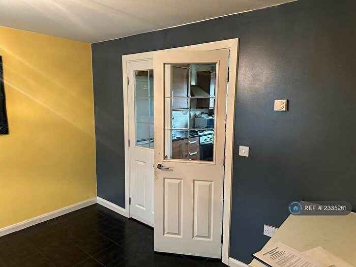 4 Bedroom Terraced House To Rent In Burroughs Close, Coventry, CV2