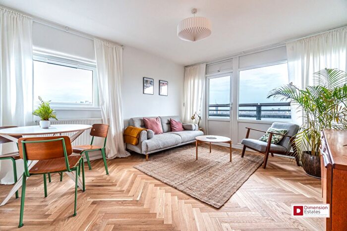 2 Bedroom Flat To Rent In Swedenborg Gardens, Wapping, London, E1