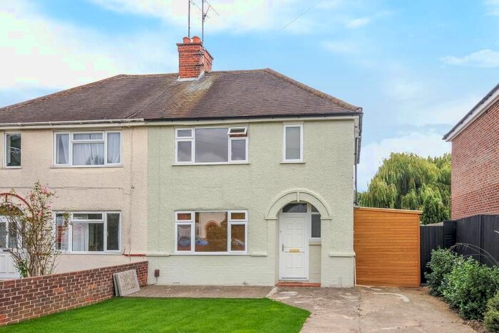 3 Bedroom Semi-Detached House To Rent In Caversham, Reading, RG4