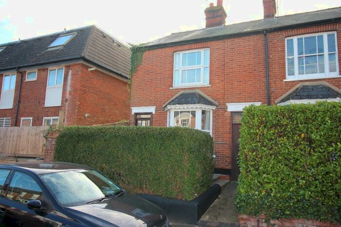 3 Bedroom Semi-Detached House To Rent In Bearton Road, Hitchin, SG5