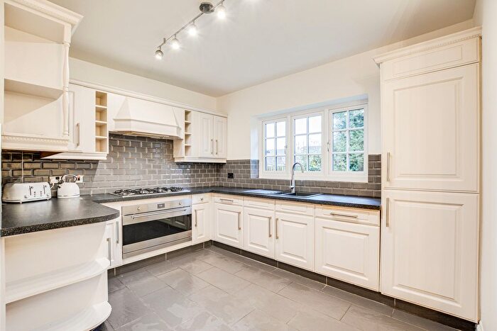 4 Bedroom Detached House To Rent In Orchard Avenue, Manchester, M28