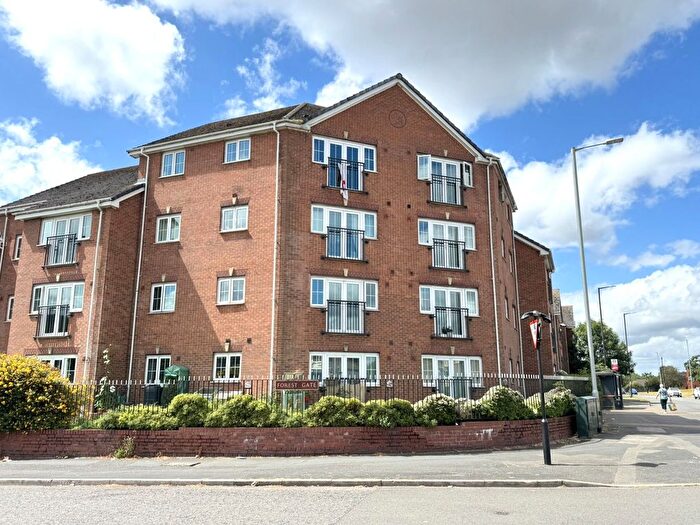 2 Bedroom Flat For Sale In Squires Grove, Willenhall, WV12