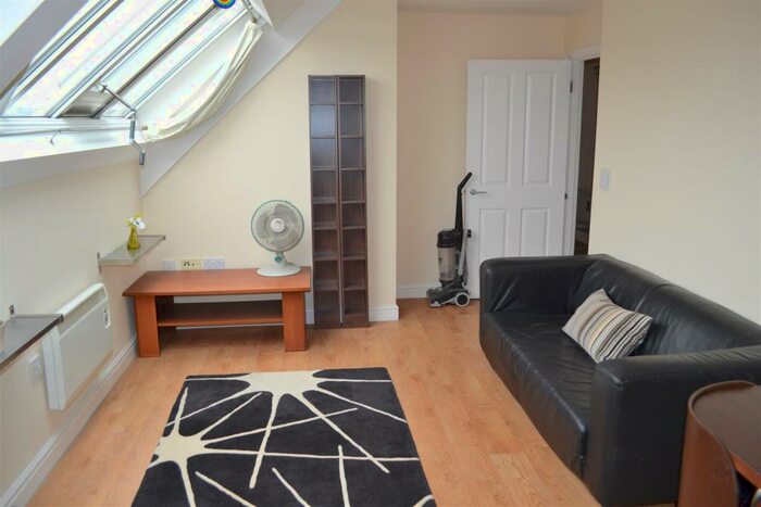 2 Bedroom Apartment To Rent In Great Hampton Street, Birmingham, B18