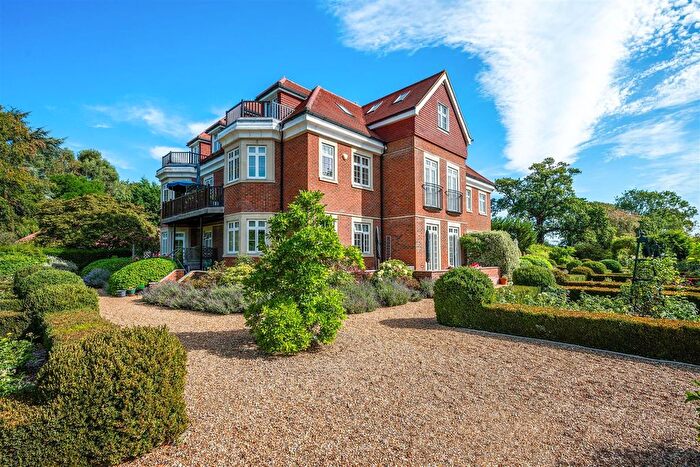 2 Bedroom Flat For Sale In Flanchford Road, Reigate, RH2