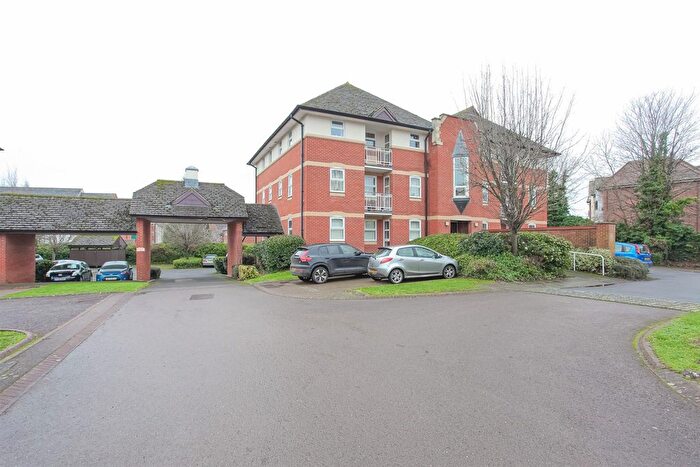 2 Bedroom Flat To Rent In Jackman Close, Abingdon, OX14