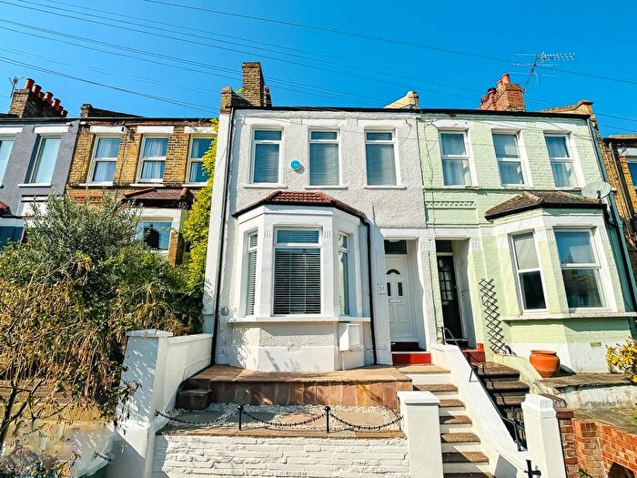 3 Bedroom Terraced House For Sale In Piedmont Road, Plumstead, London, SE18